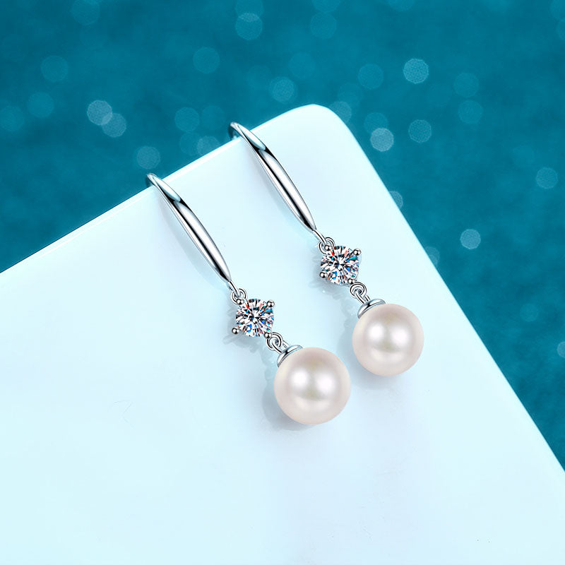 Freshwater Cultured Pearl Stud Earrings With Moissanite