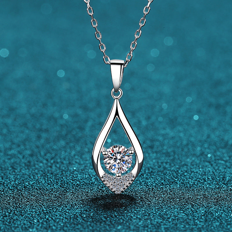 White Gold Moissanite Pendant Necklace Jewelry