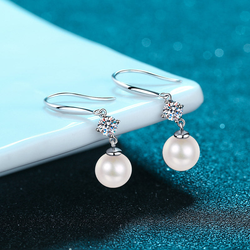 Freshwater Cultured Pearl Stud Earrings With Moissanite