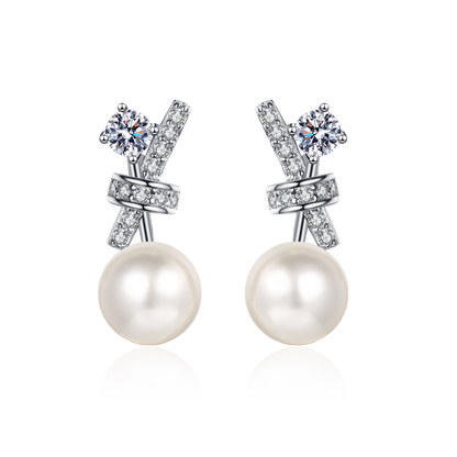 Freshwater Cultured Pearl Stud Earrings With Moissanite