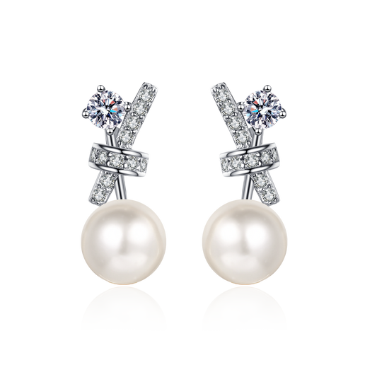 Freshwater Cultured Pearl Stud Earrings With Moissanite