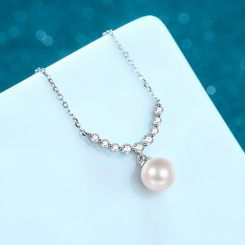 Freshwater Cultured Pearl Necklace Pendant With Moissanite